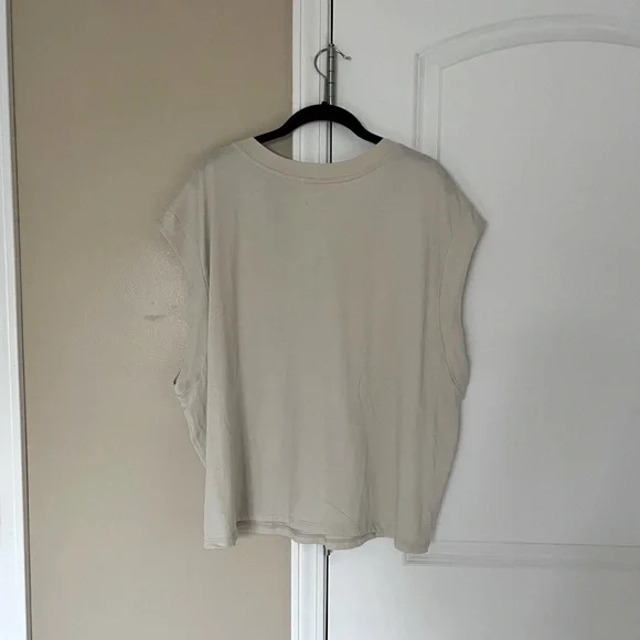 ‘Old Navy Sleeveless Top - Picture 3 of 3